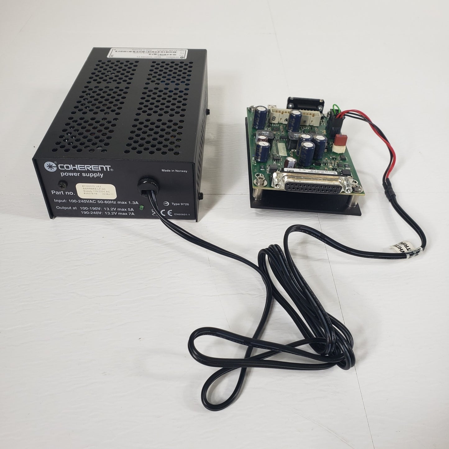 TESTED Coherent Sapphire 561-50 561nm 50mW CW OPSL Laser w/ Controller & PSU