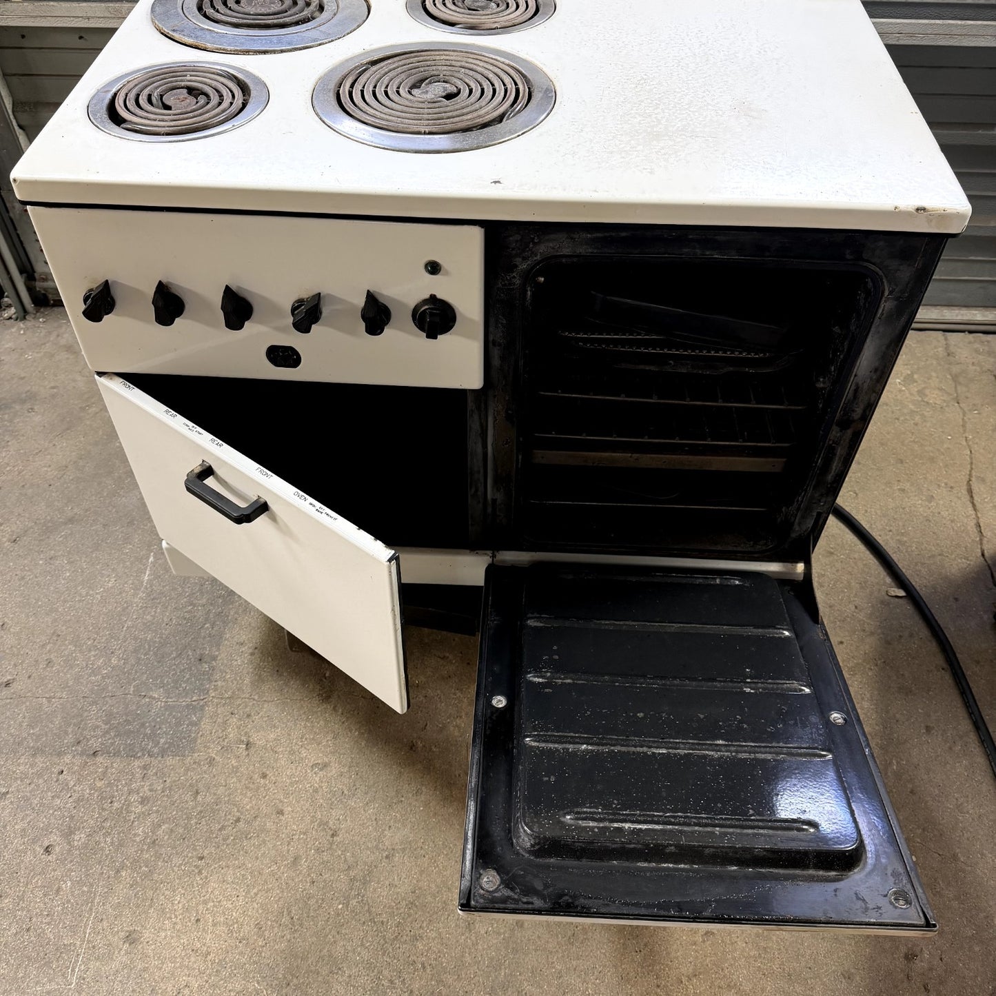 TESTED Vintage GE G19E 36" 4-Burner Electric Range Stove Oven w/ Pans + Elements