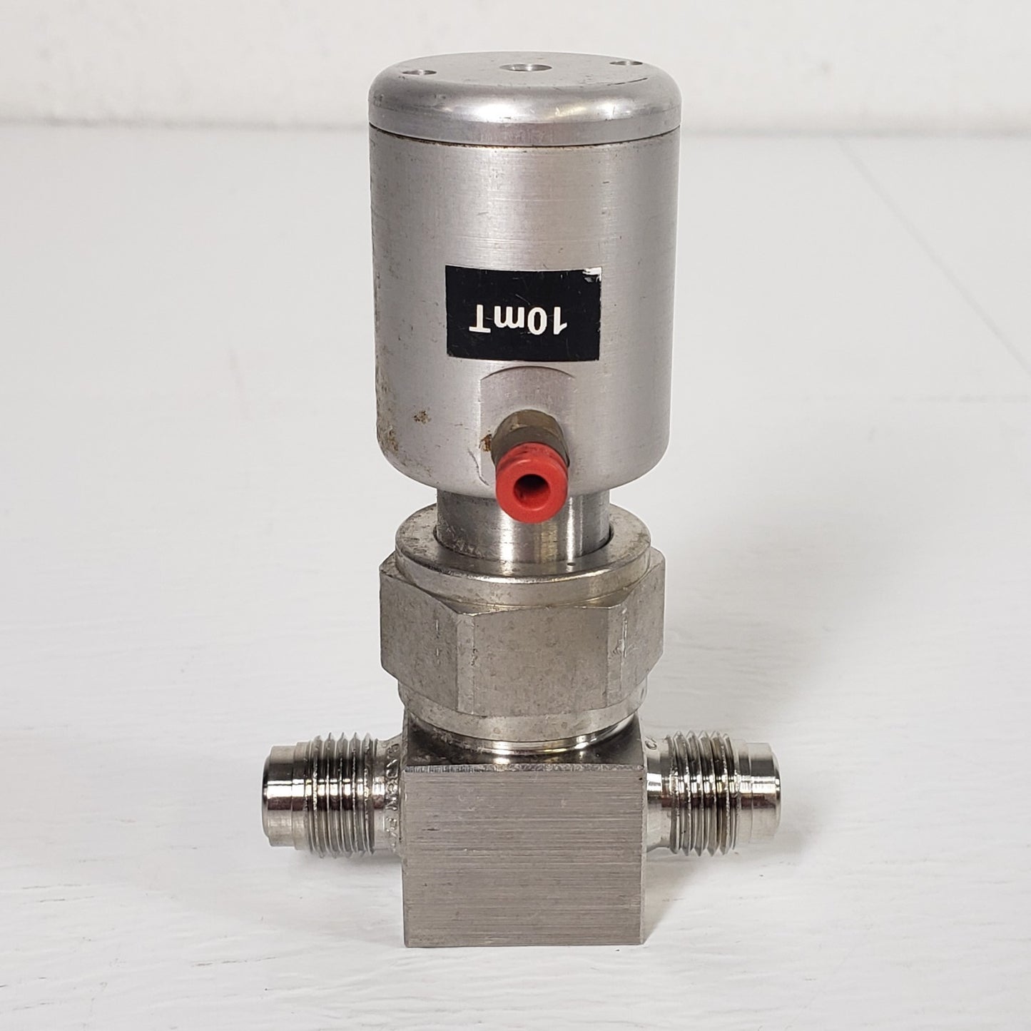 NUPRO SS-BNVVCR4-C Stainless Steel High Purity Pneumatic Bellows Valve 1/4" VCR