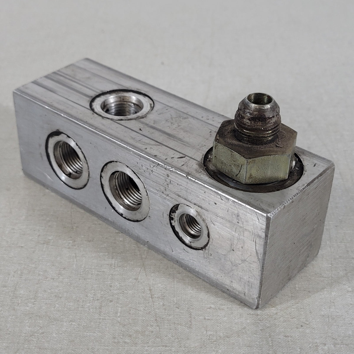 Industrial Hydraulic Oil Fluid Distribution Manifold Block w/ Fittings Hardware