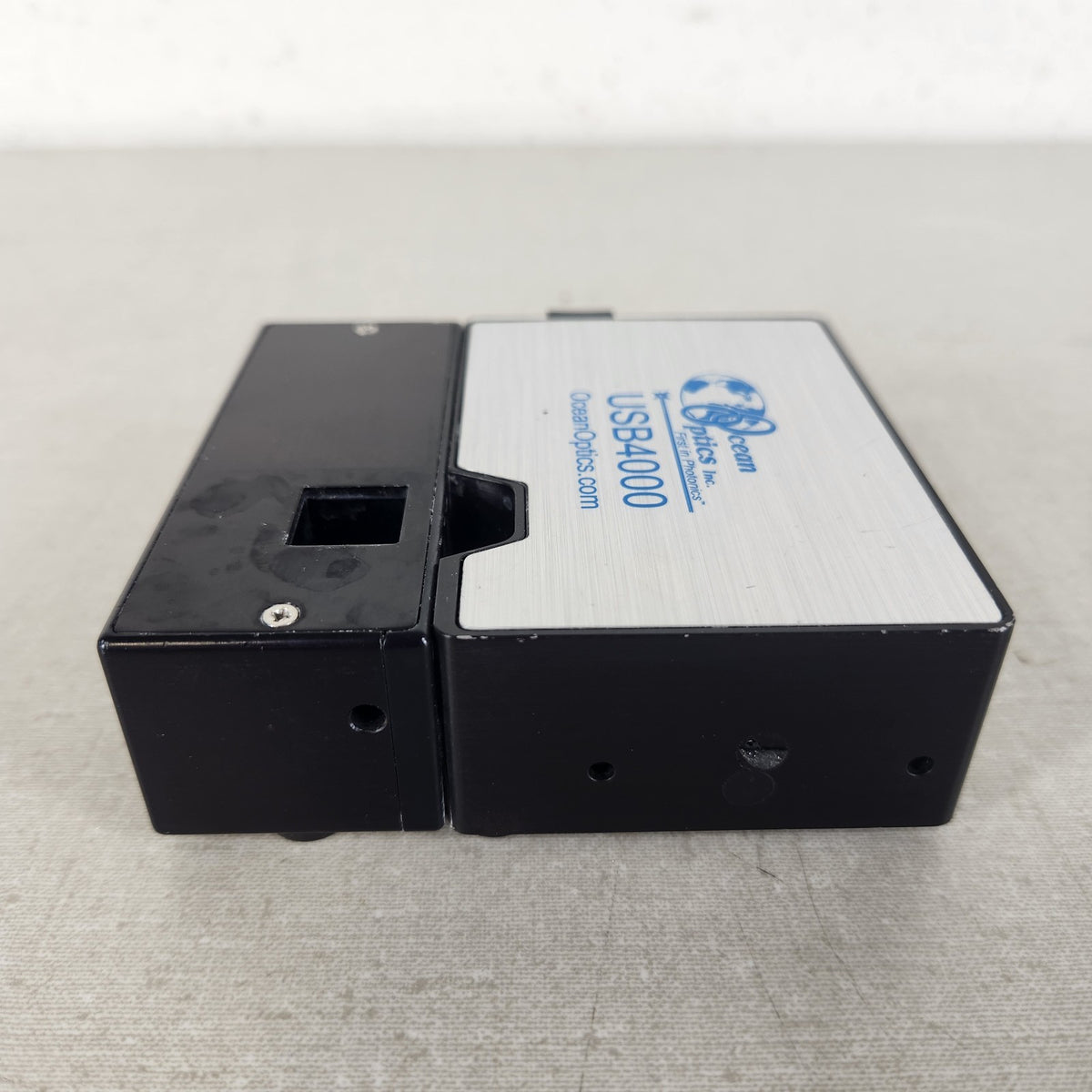 TESTED Ocean Optics CHEMUSB4-VIS/NIR USB4000 Spectrometer w/ Cuvette Light