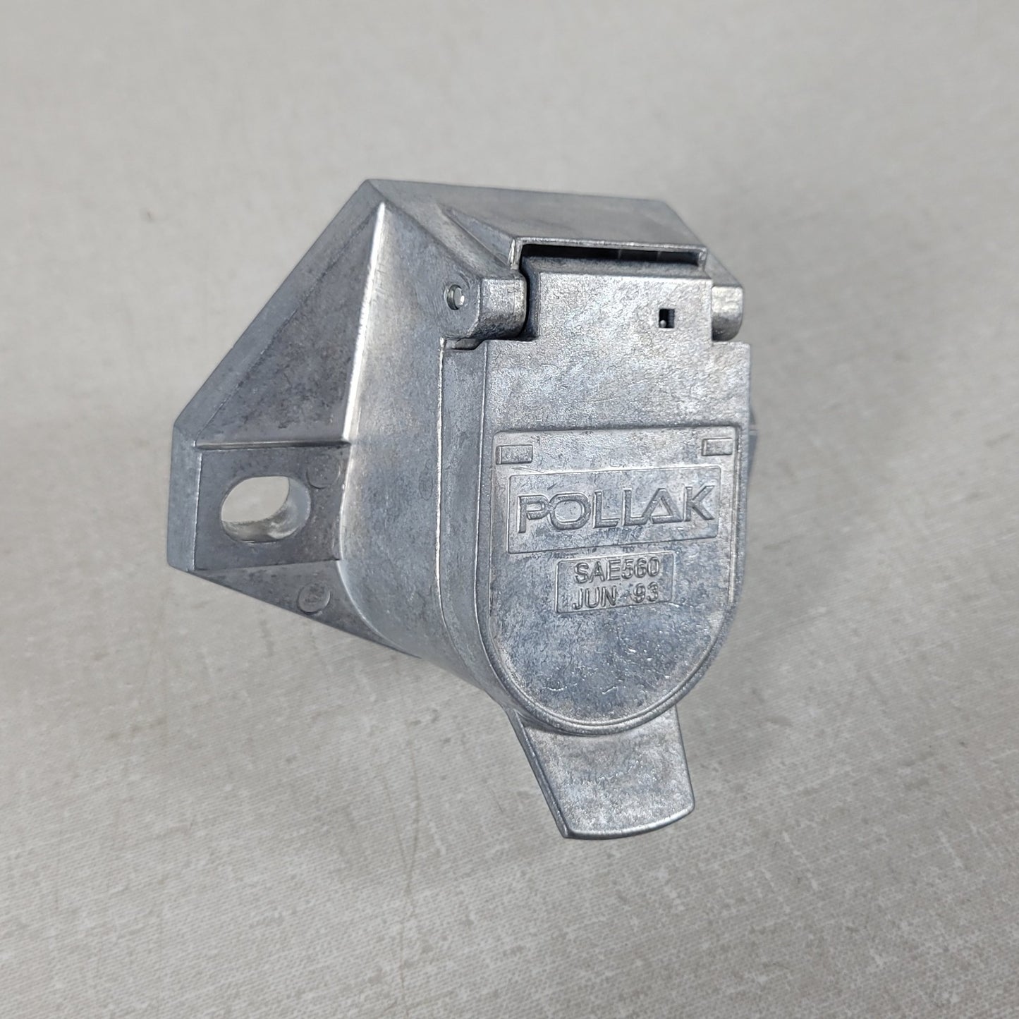 2 Units Pollak 11-720 SAE J560 7-Pole Heavy-Duty Die-Cast Truck Trailer Socket