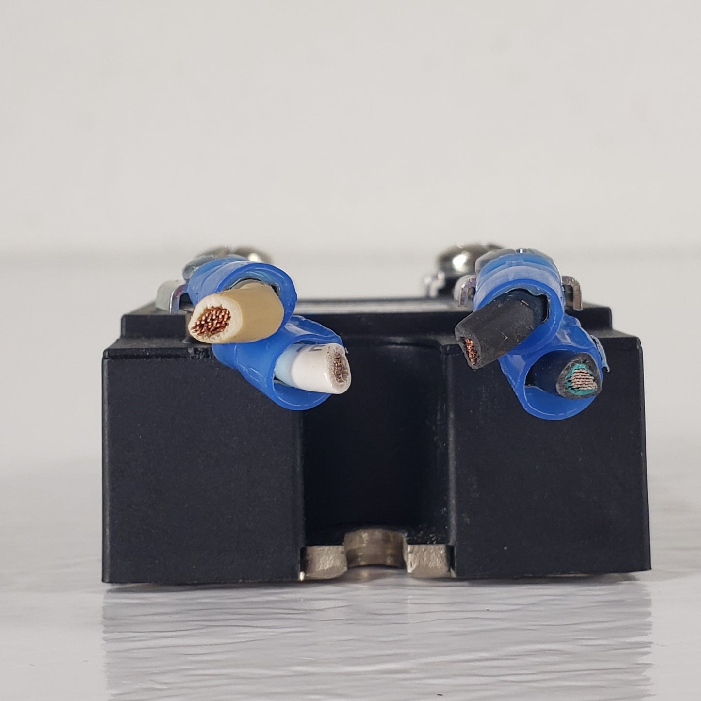 CRYDOM A2450 Solid-State Relay Switch For Electronic/Electrical Systems