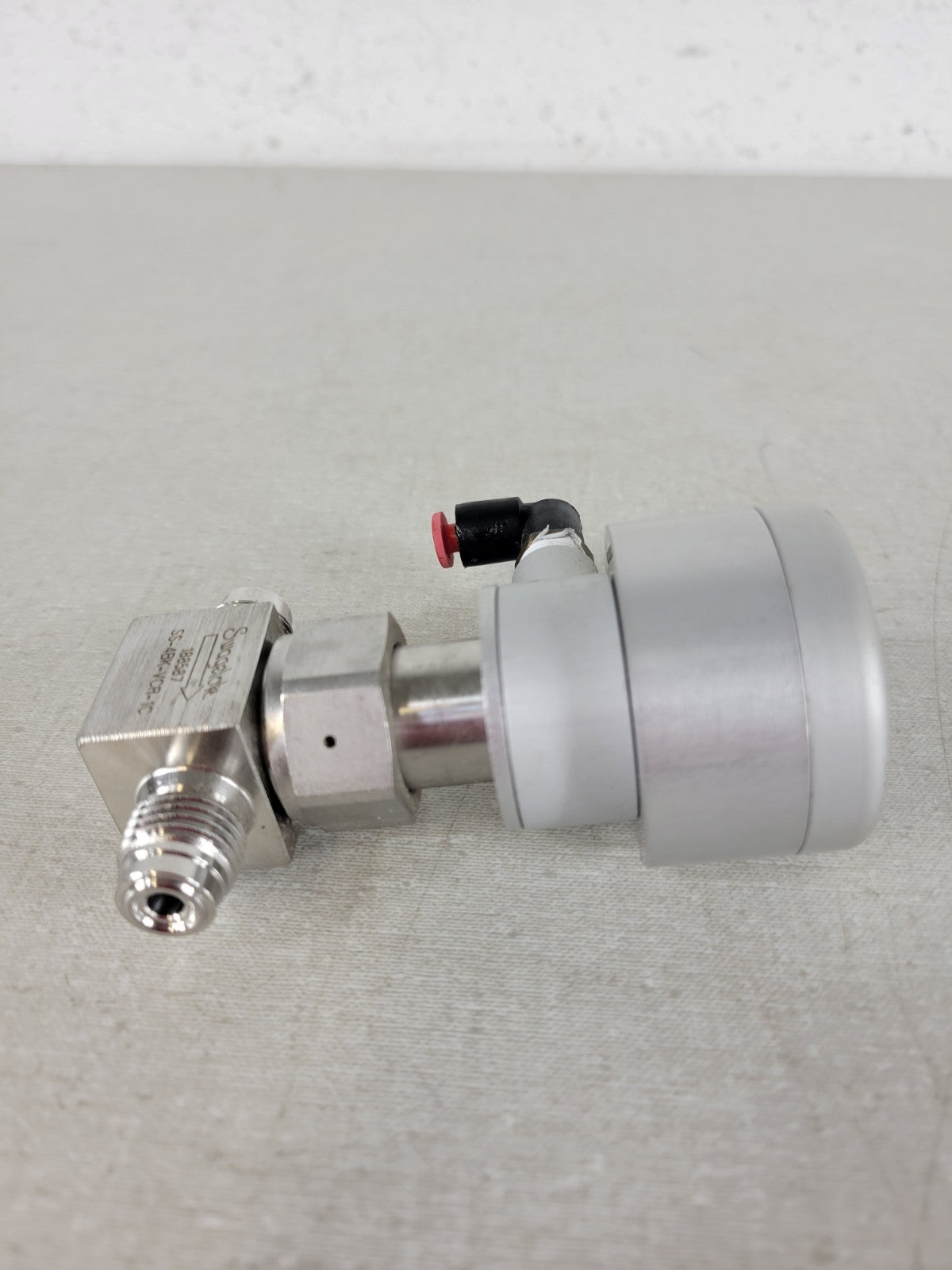 Swagelok SS-4BK-VCR-1C Stainless Steel Bellows Sealed Valve 1/4" VCR Fitting