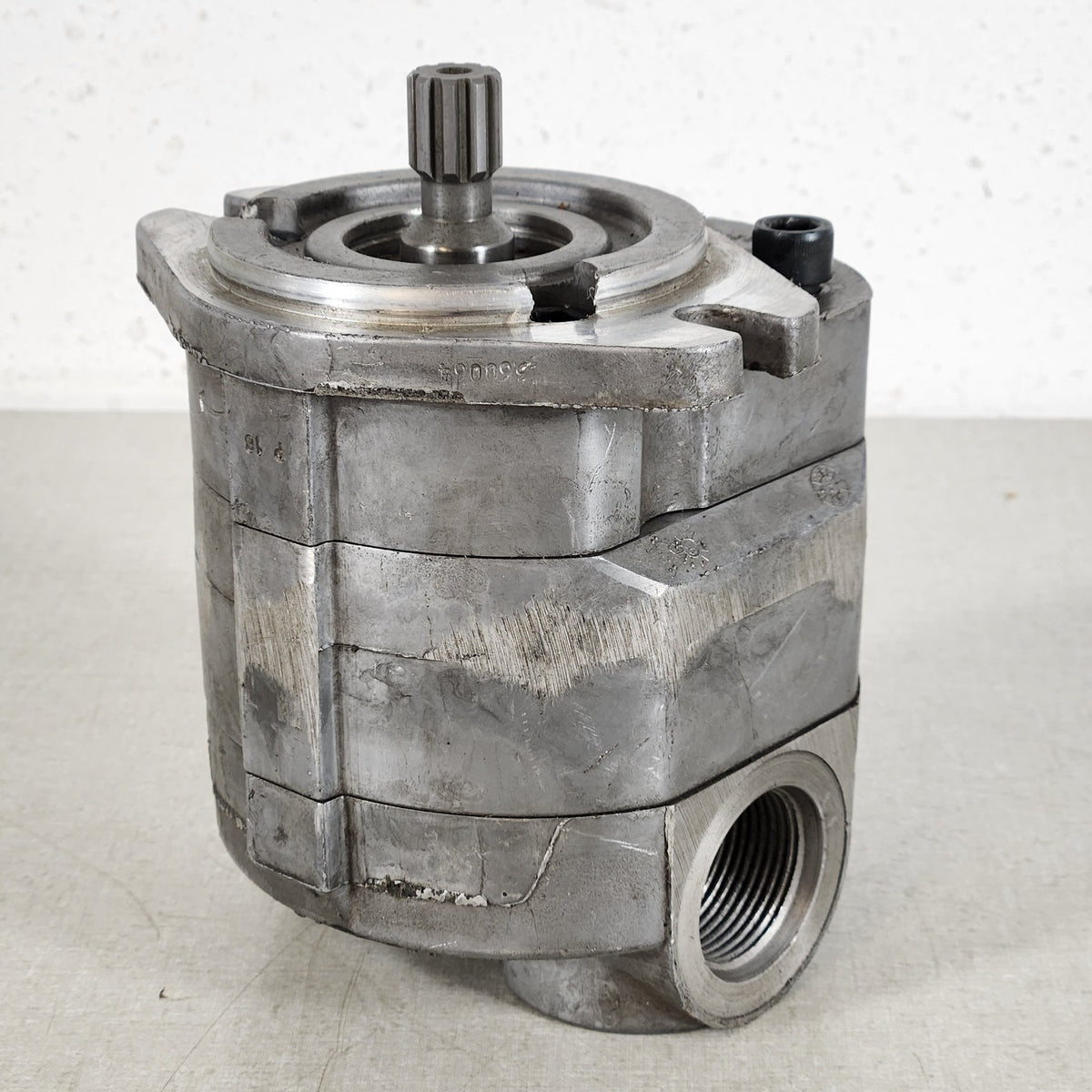 Cross 5Z420 40-Series Hydraulic Gear Pump 3000 PSI 5/8" Shaft Untested