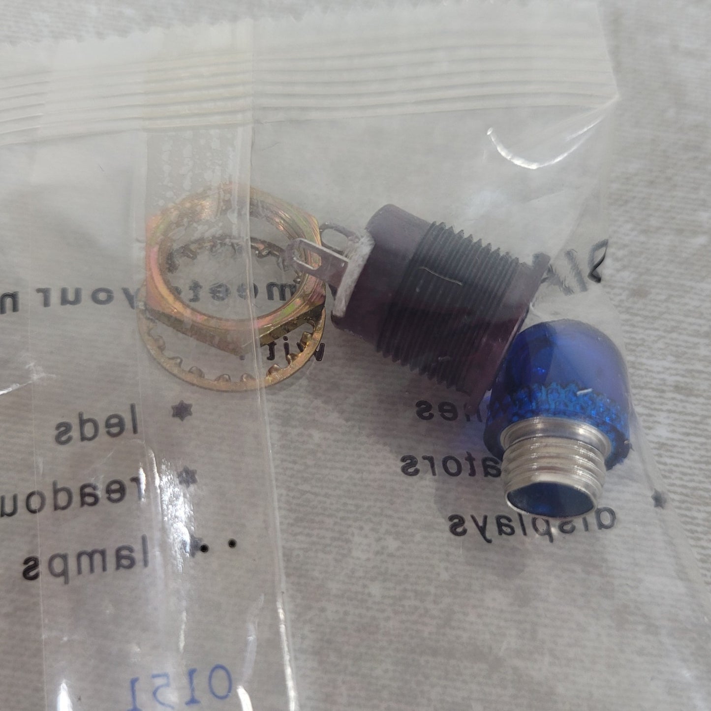 Dialight 162-8430-0934-502 Indicator Lamp Bulb Panel Mount Assembly MS25256-12