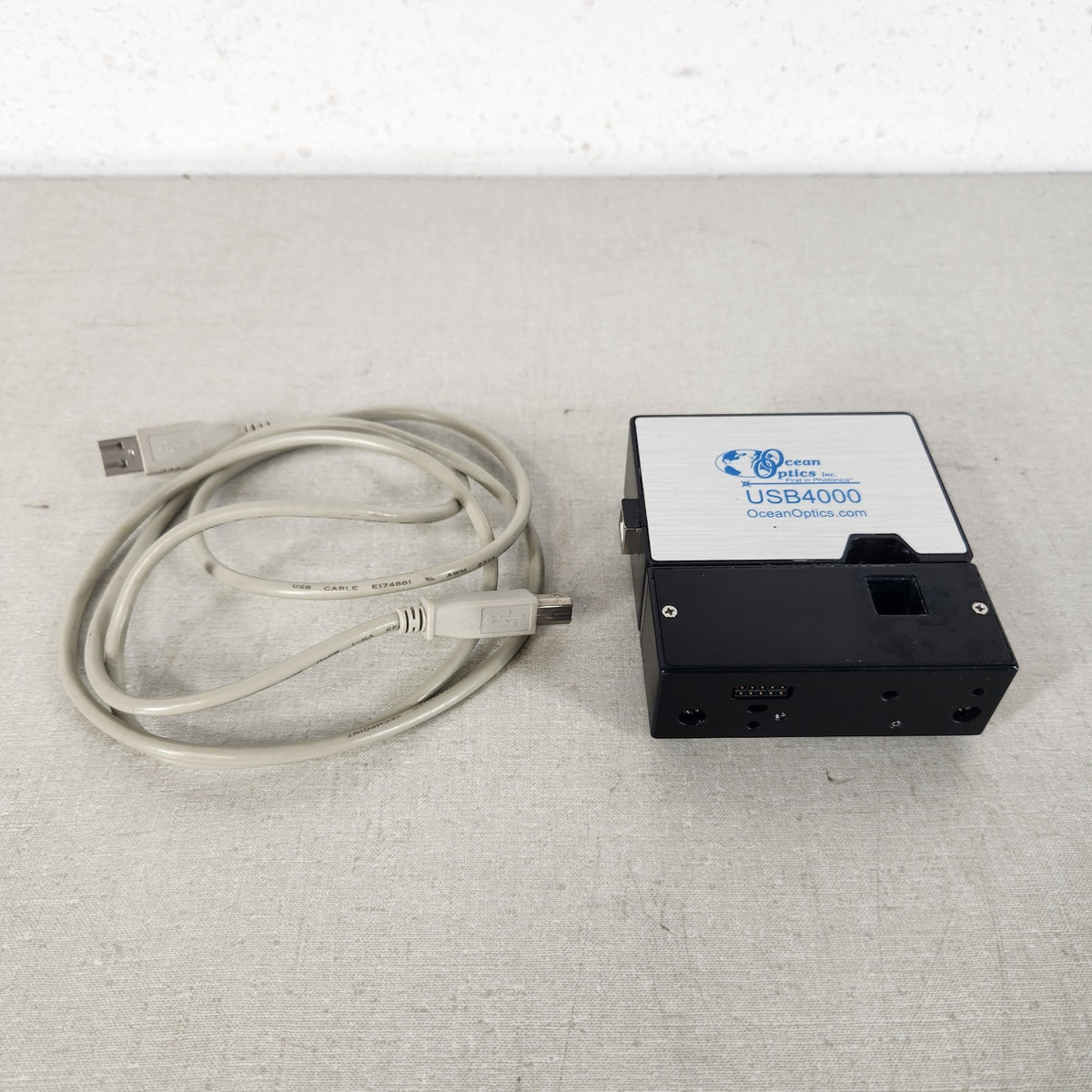TESTED Ocean Optics CHEMUSB4-VIS/NIR USB4000 Spectrometer w/ Cuvette Light