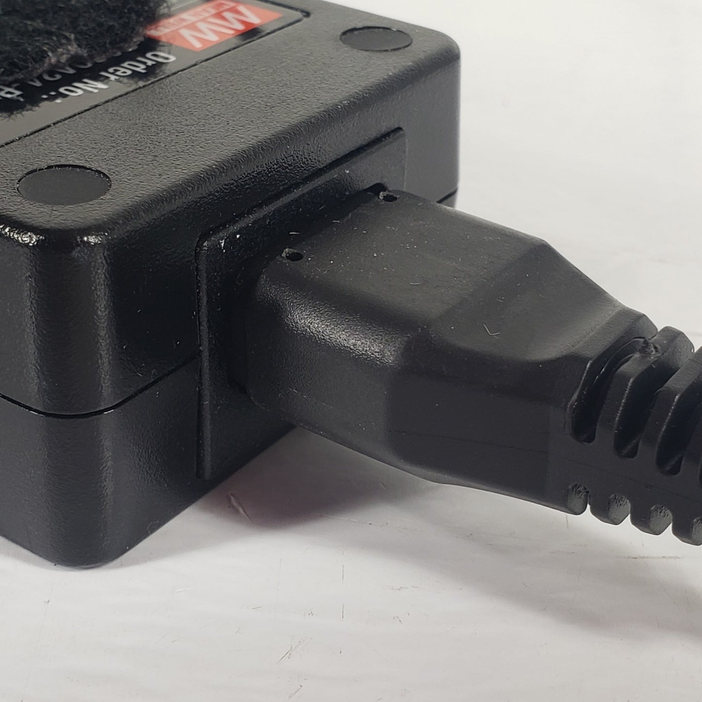 Mean Well GS90A24-P1M 24V 3.75A 90W AC/DC Switching Power Adapter