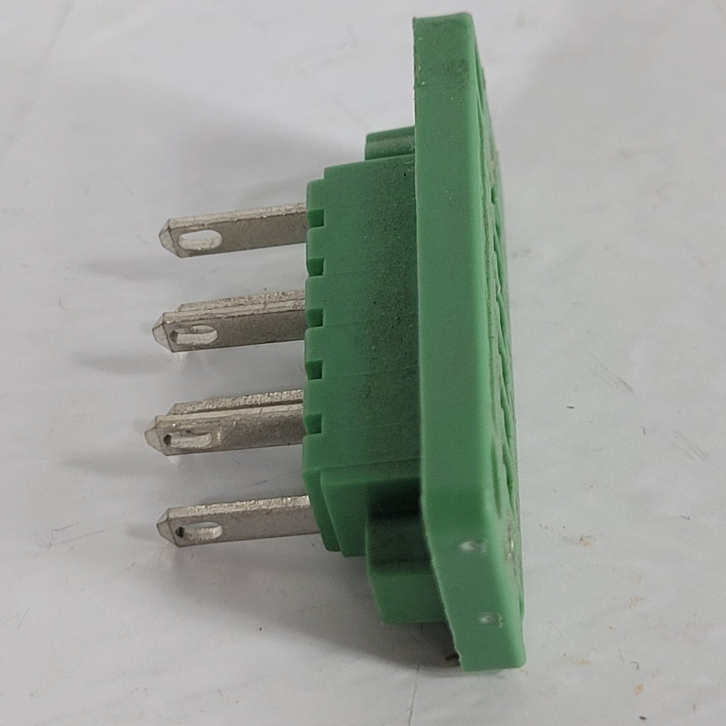 1PC Phoenix Contact 1829387 DC PCB Header Solder 3.81mm 16AWG 160V 8A 6 Posit