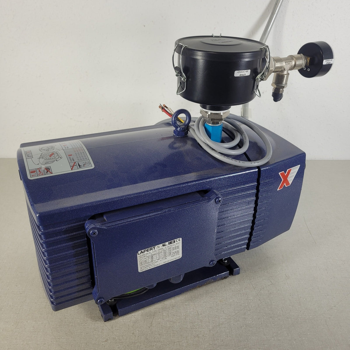 Becker VX4.25 Oil-Free Dry Rotary Vane Vacuum Pump 30m3/h 3-Phase 100mbar