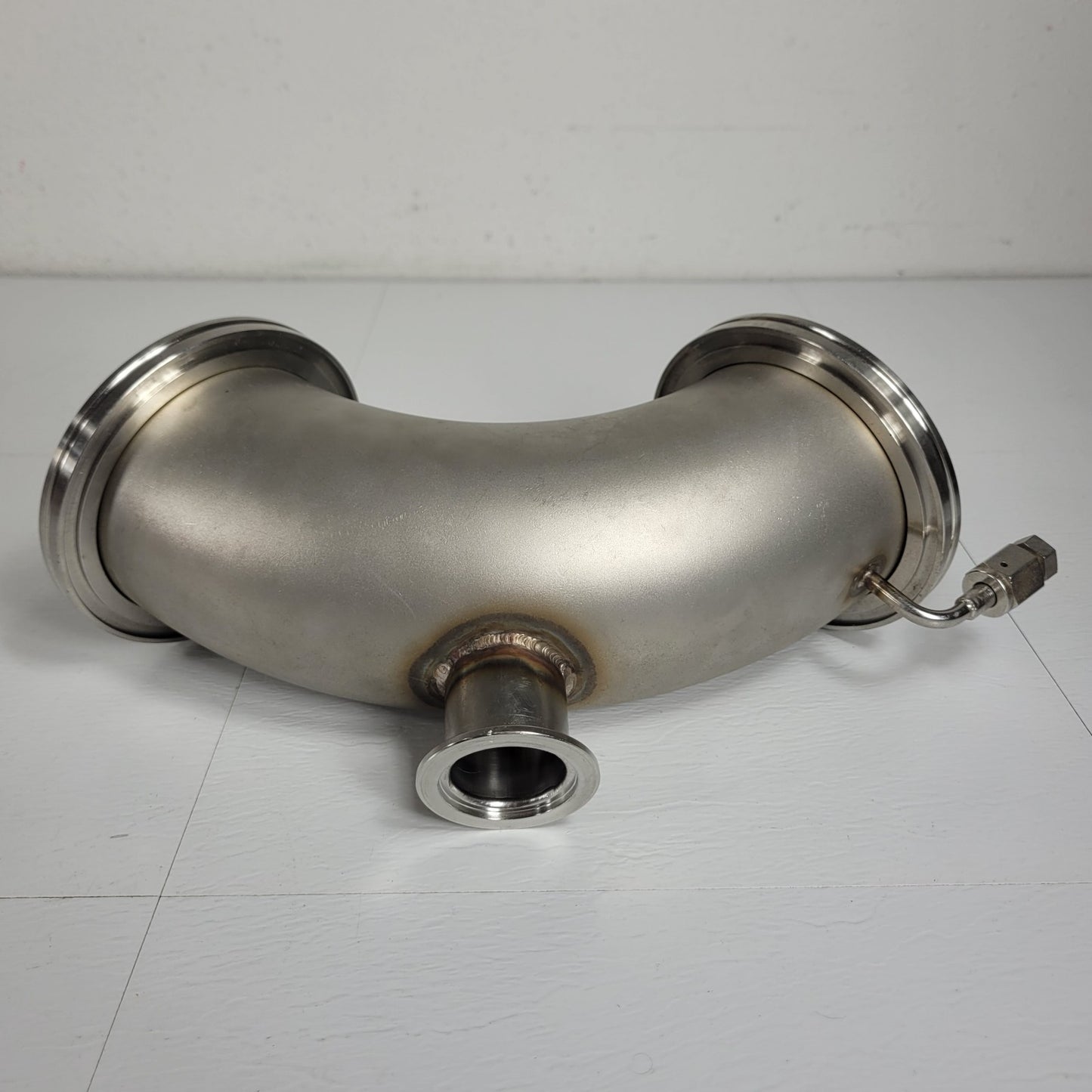 ISO-K100 to KF40 High Vacuum 90° Elbow Adapter Tee w/ 1/4" VCR Side Port