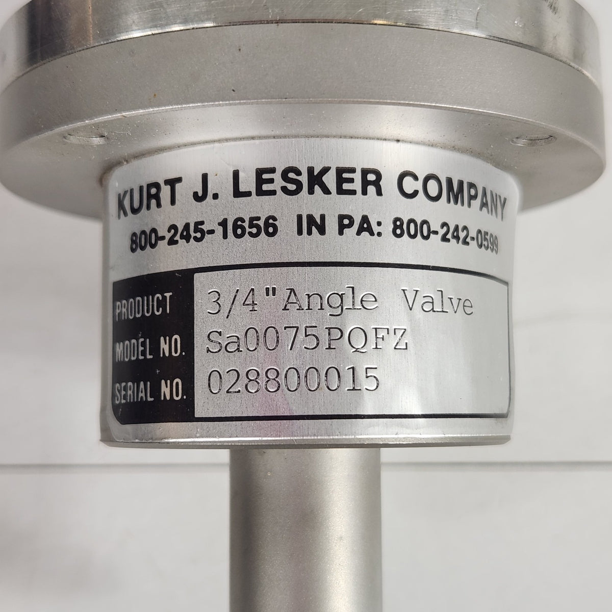 Kurt J. Lesker SA0075PQFZ 3/4" KF16 NW16 Pneumatic High Vacuum Angle Valve QF16