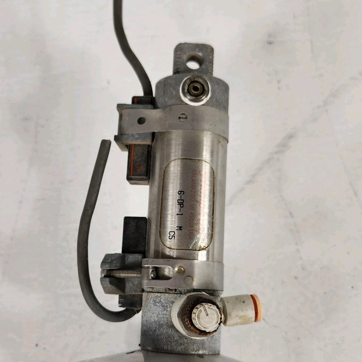 Humphrey 6-DP-1 KF50 Pneumatic Vacuum Linear Feedthrough Assembly 1" Stroke