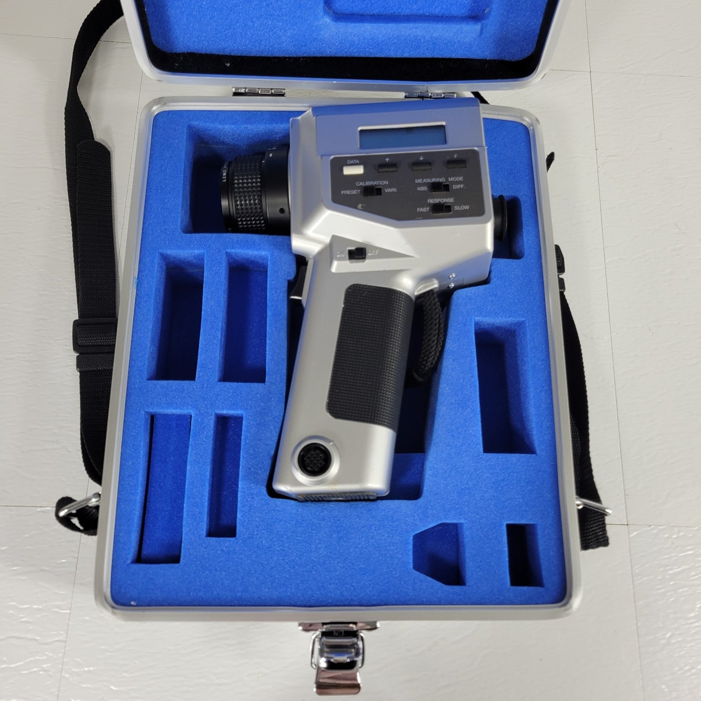 Konica Minolta CS-100A Chroma Meter Non-Contact Color & Luminance Meter