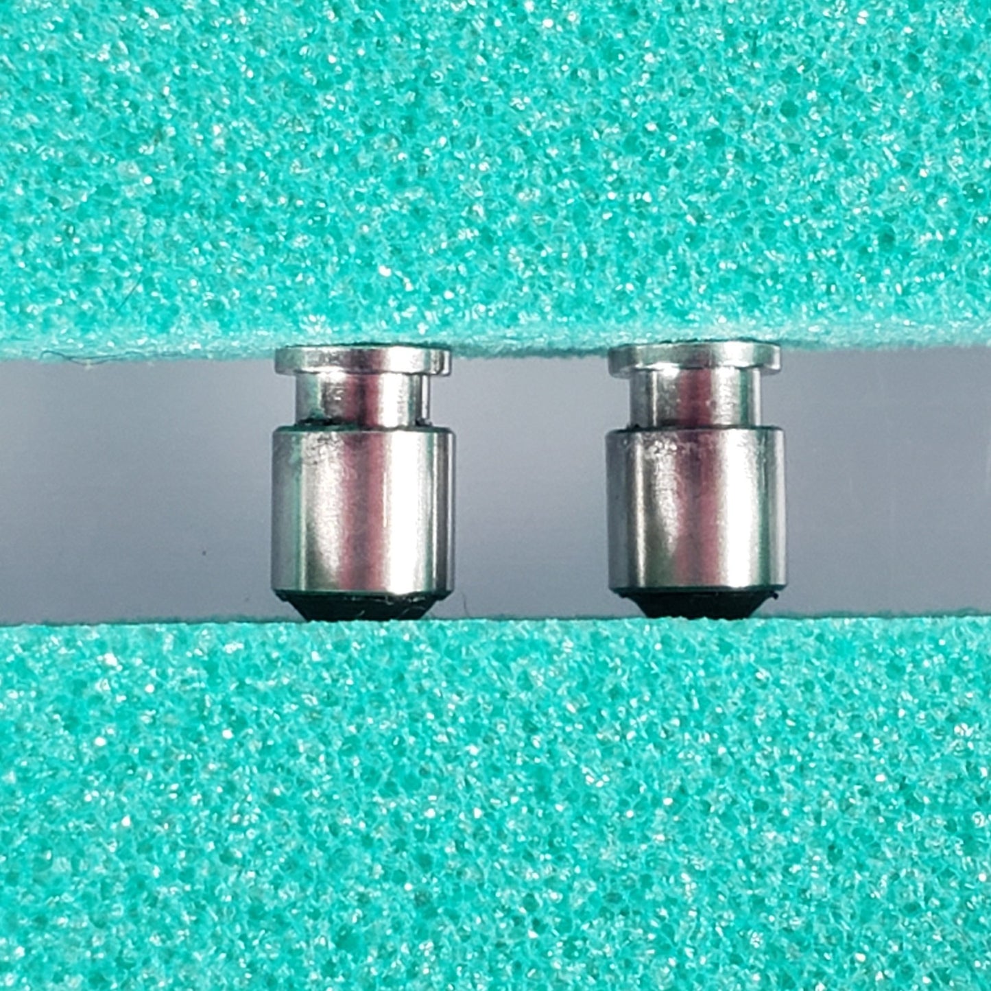 Lot of 2 Shimadzu 221-32126-05 Graphite Ferrule Cap Assembly 0.5mm