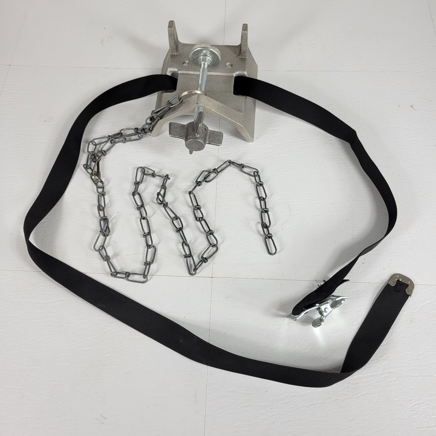 Industrial Gas Cylinder Bench Mount Bracket Clamp Holder Single Tank, Chain
