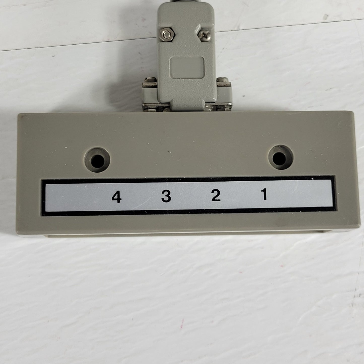 WATERS I/O Distribution Box for Laboratory Instruments 4 MMJ Ports 9-Pin DB-9
