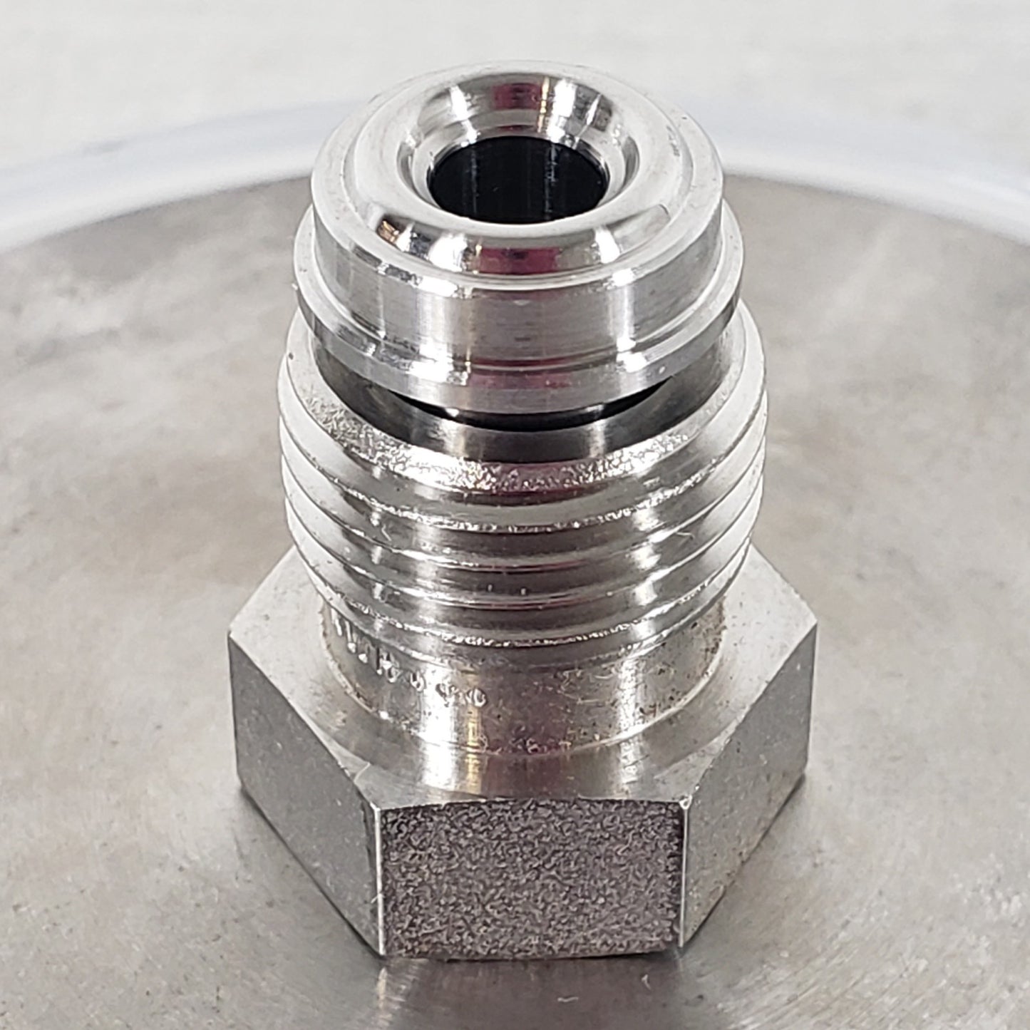 Stainless Steel Ultra High Vacuum Adapter DN35CF 2.75" CF Conflat 1/4" VCR Male