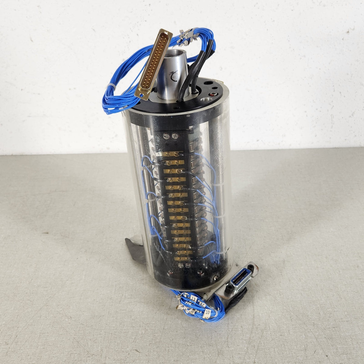15-Channel Electrical Slip Ring 1" Through Bore DB37 Rotary Connector Clear