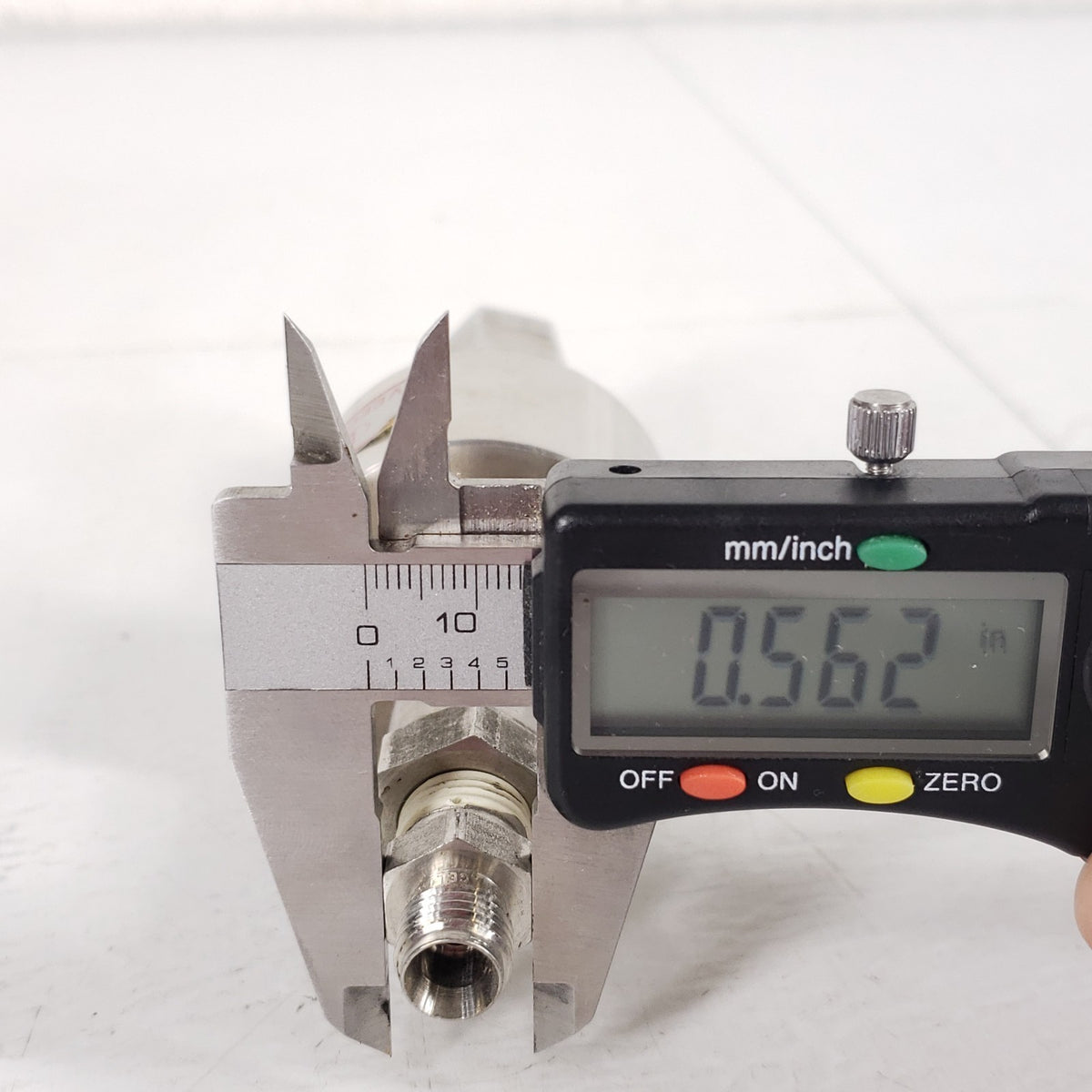 Veeco-EBI PV-10 Piezoelectric Gas Leak Valve High Vacuum 1/4" Fittings