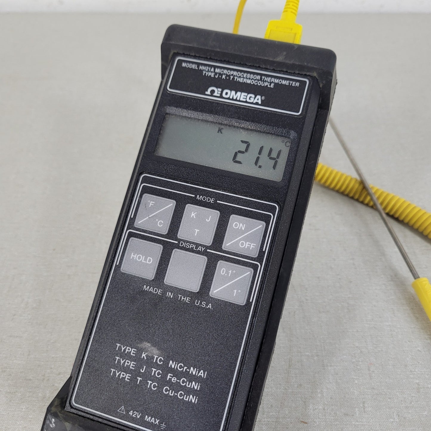 TESTED OMEGA HH21A Handheld Thermocouple Thermometer J/K/T w/ Type K Probe