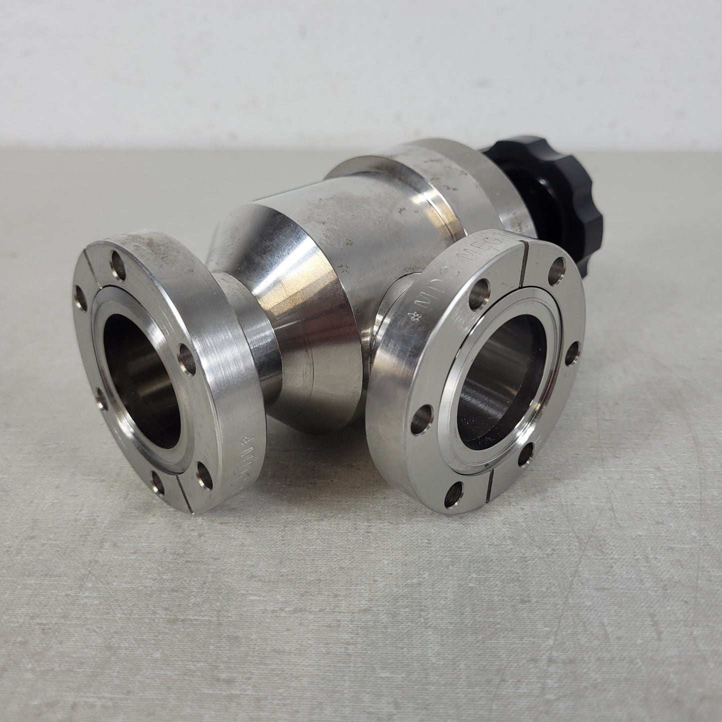 MDC AV-150 Manual 90° Angle Vacuum Valve 2.75" CF ConFlat DN40CF SS UHV