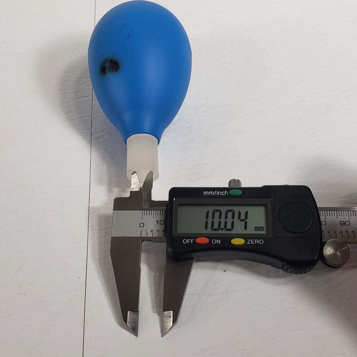 Lot of 2 Rubber Pipette Squeeze Bulbs 6mm 10mm ID Blue Black Laboratory