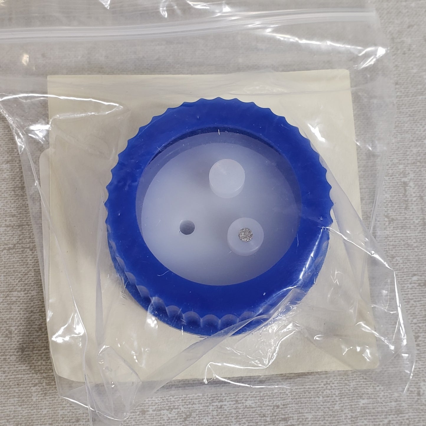 Lot of 4 Shimadzu 220-91411-00 Blue Injection Molded Bottle Cap Assemblies