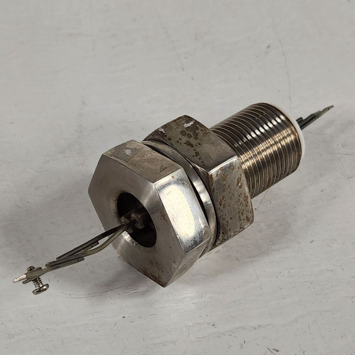 Kurt J Lesker TFT1JY00004 Type J Thermocouple Feedthrough 1" Baseplate UHV