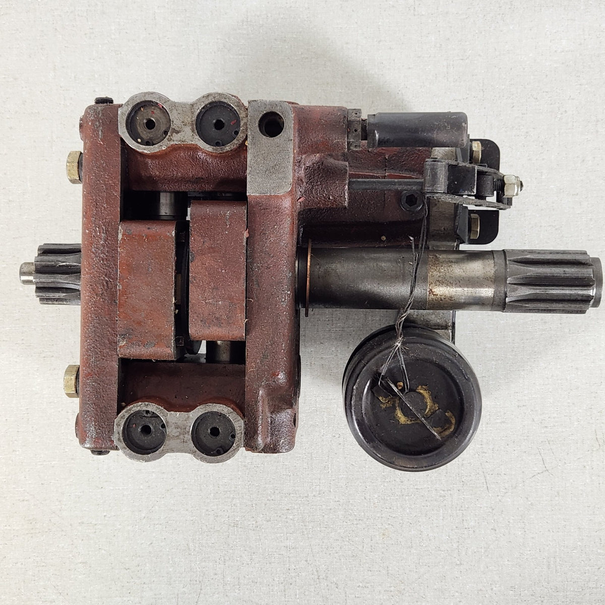 Massey Ferguson Hydraulic Lift Piston Pump Assembly w/ Filter Untested