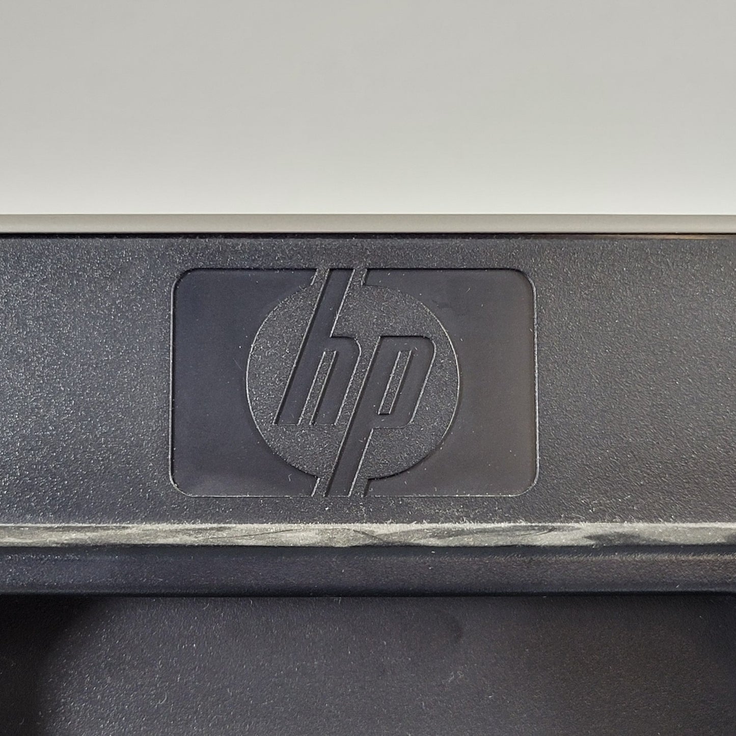 HP 2035 P9614A 20" TFT Flat Panel LCD Color Monitor, Works with DVI & VGA