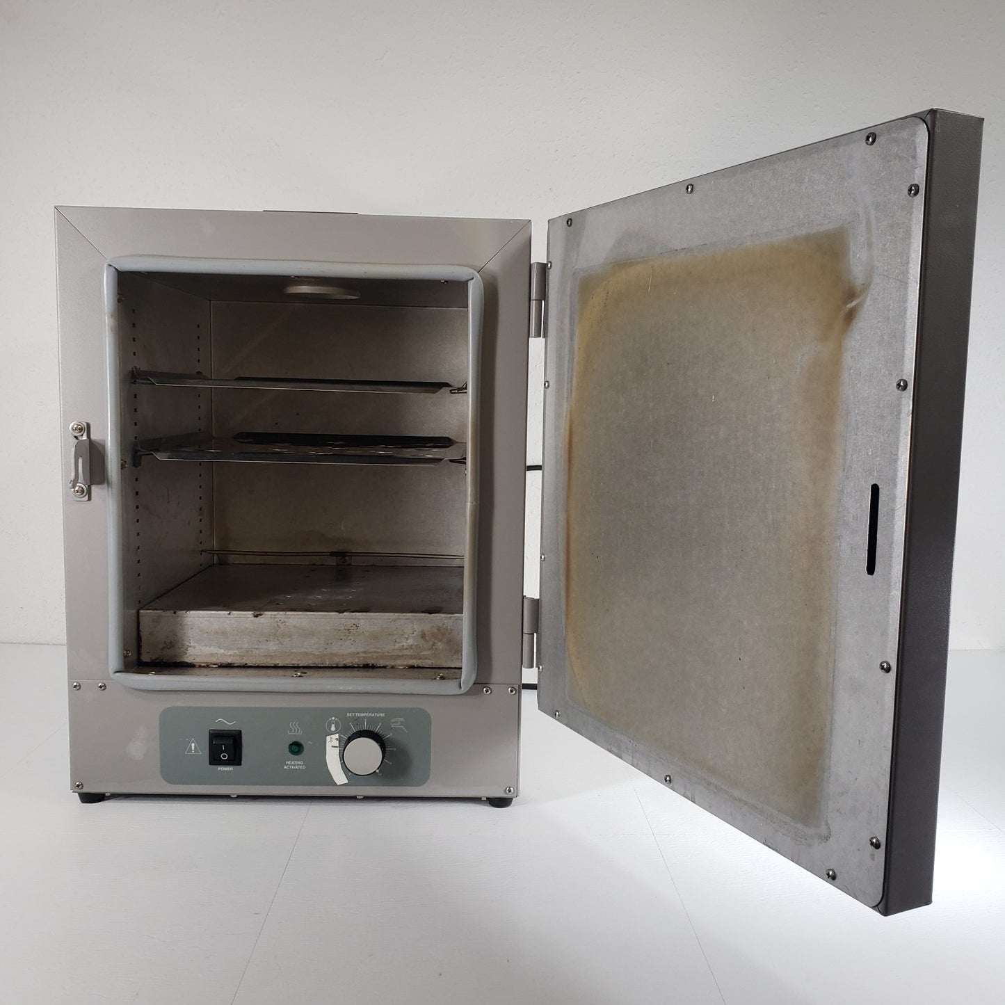 TESTED VWR 1300U Scientific Gravity Convection Oven Tested to Over 200 C