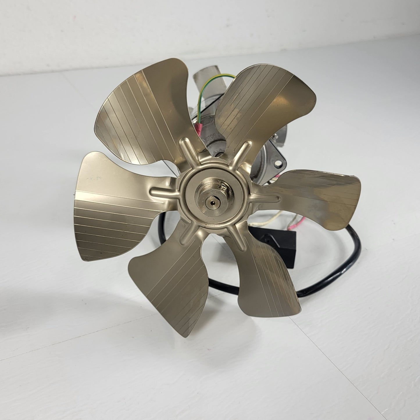 Oriental Motor Co 4IK25A-AW2-E4 Dual Induction Motor From a Shimadzu GC-2014