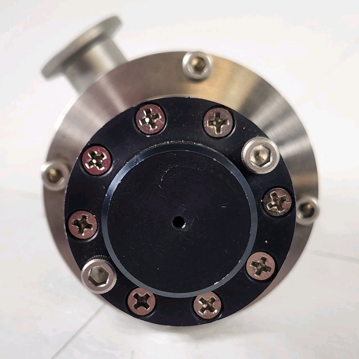 Kurt J. Lesker SA0075PQFZ 3/4" KF16 NW16 Pneumatic High Vacuum Angle Valve QF16