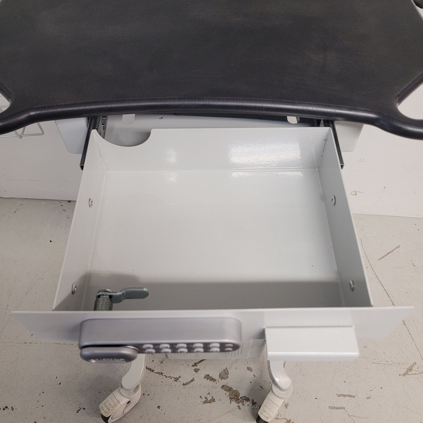 AFC Industries Medical Computer Cart Samsung DM32E 32in Monitor Tripp Lite UPS