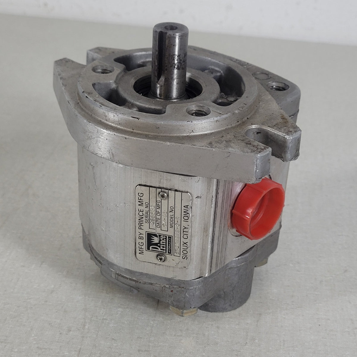 Untested PRINCE SP20A9A9H2-R Hydraulic Gear Pump 0.589 CID 3000 PSI 5/8" Keyed