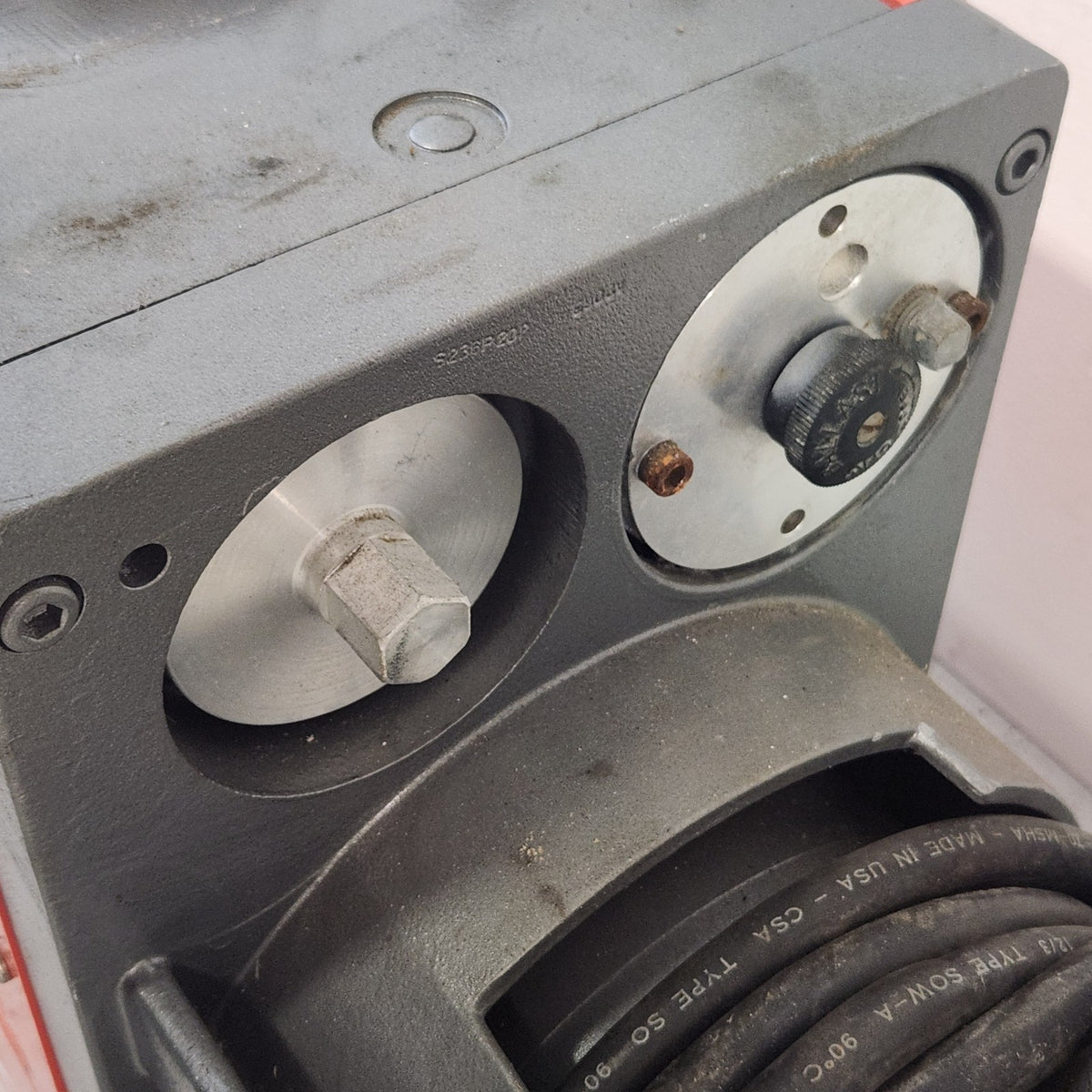 TESTED 7mTorr Edwards E2M40 2-Stage Rotary Vane Vacuum Pump KF40 1PH 120/240v