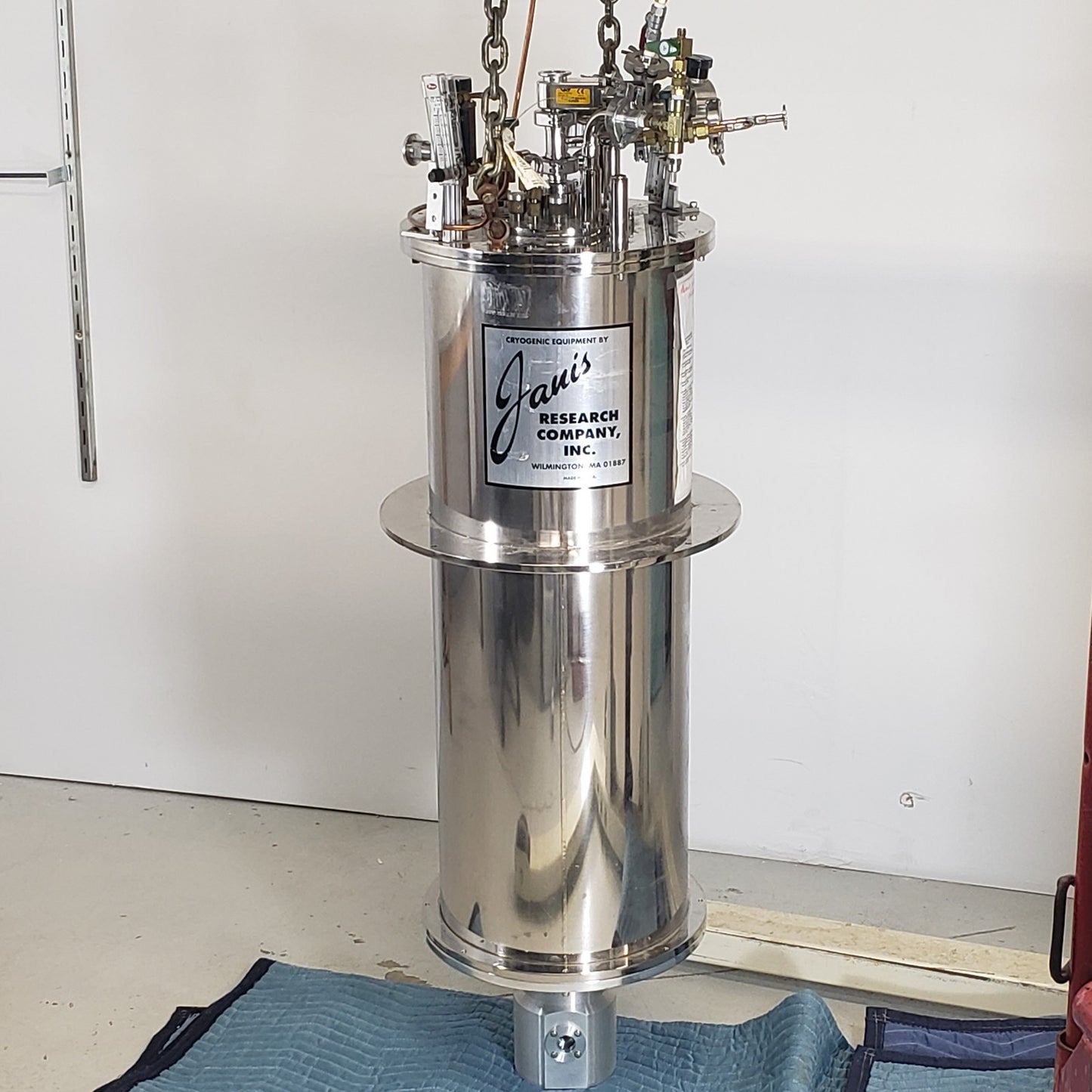 Janis Research HE-3-TLOSL Top Loading Ultra-Low Temp Helium-3 Cryostat System
