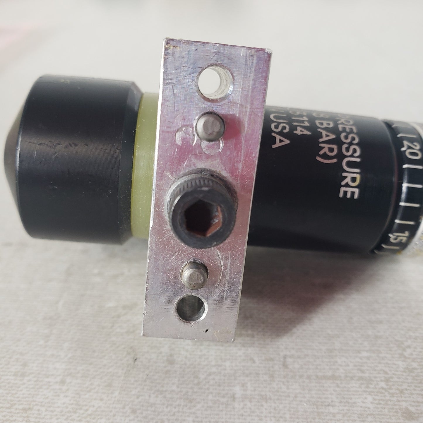 EFD 70 psi/4.8 Bar Valve Pneumatic Air Pressure Dispensing Control Valve