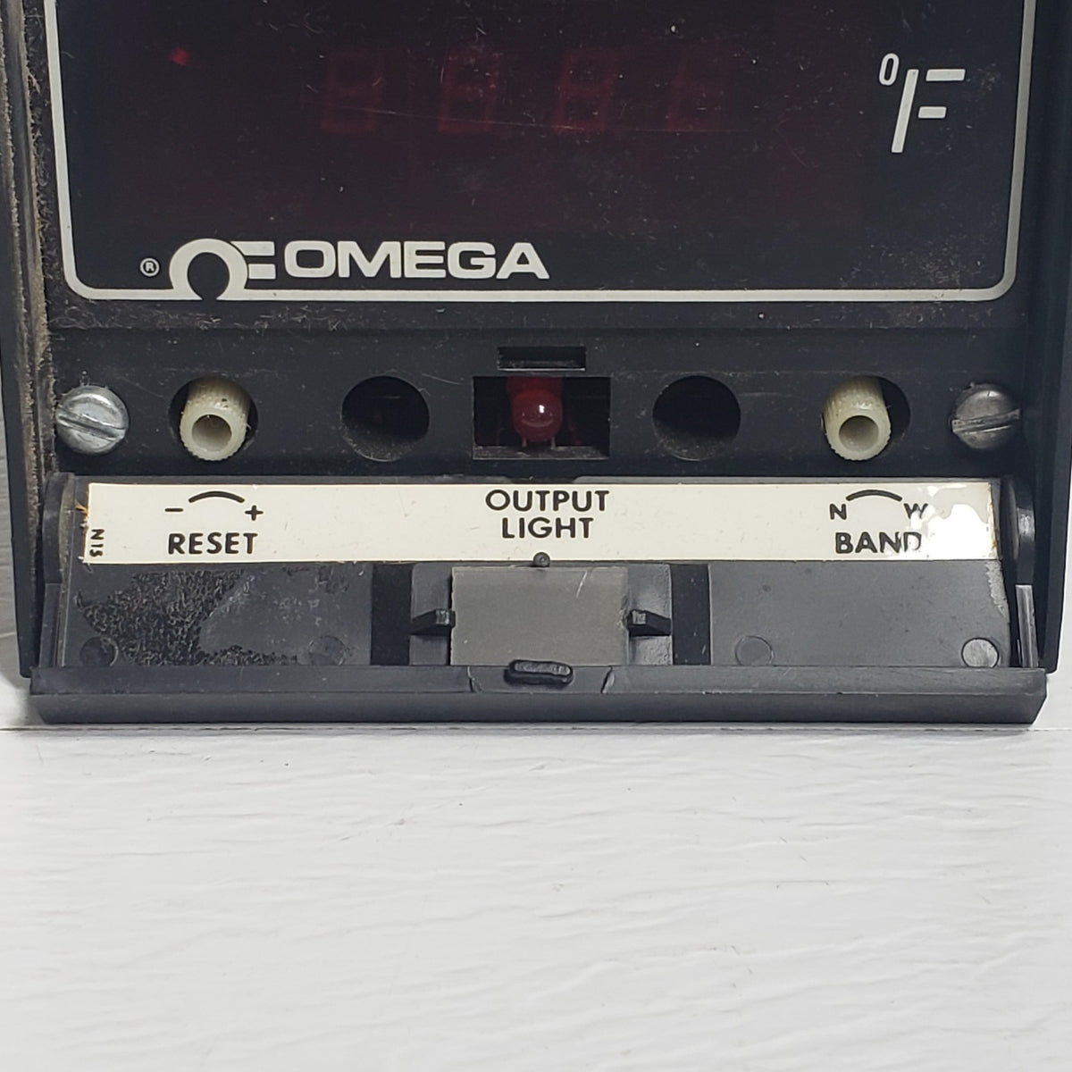 TESTED Omega 4001-KF Digital Temperature Controller Type K 0-2000F 120/240VAC