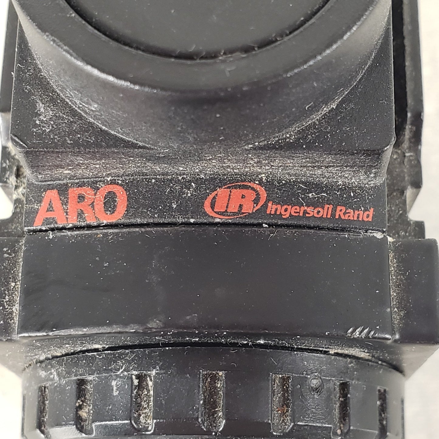 INGERSOLL RAND ARO R37121100 Relieving Pneumatic Regulator no Gauge