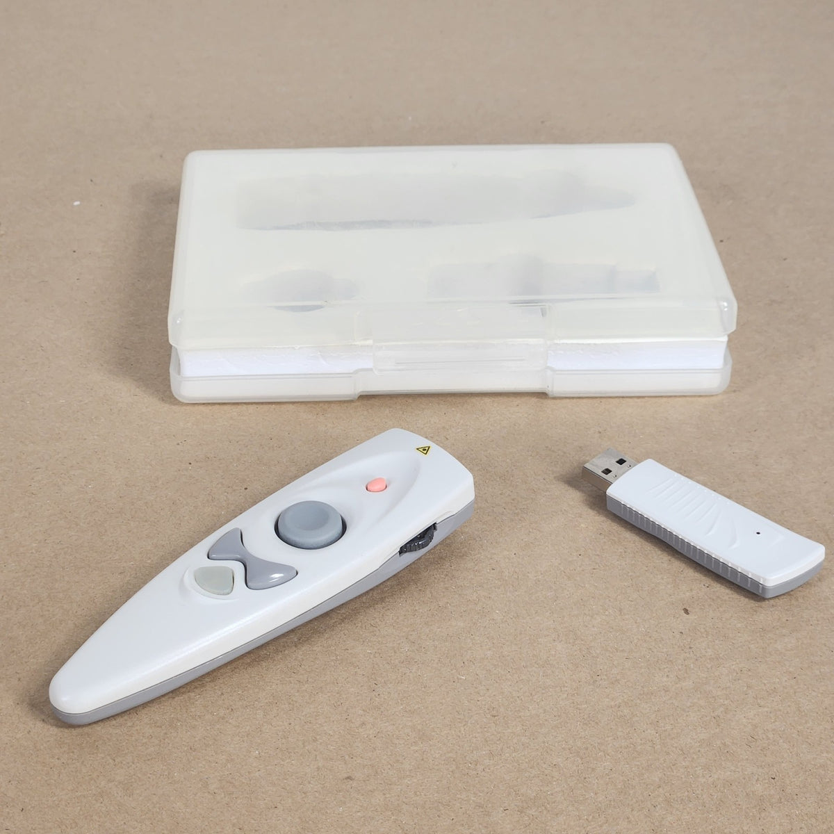 Keyspan TSAM-001 TSAR-006 Wireless Presentation Remote Laser Pointer USB Case