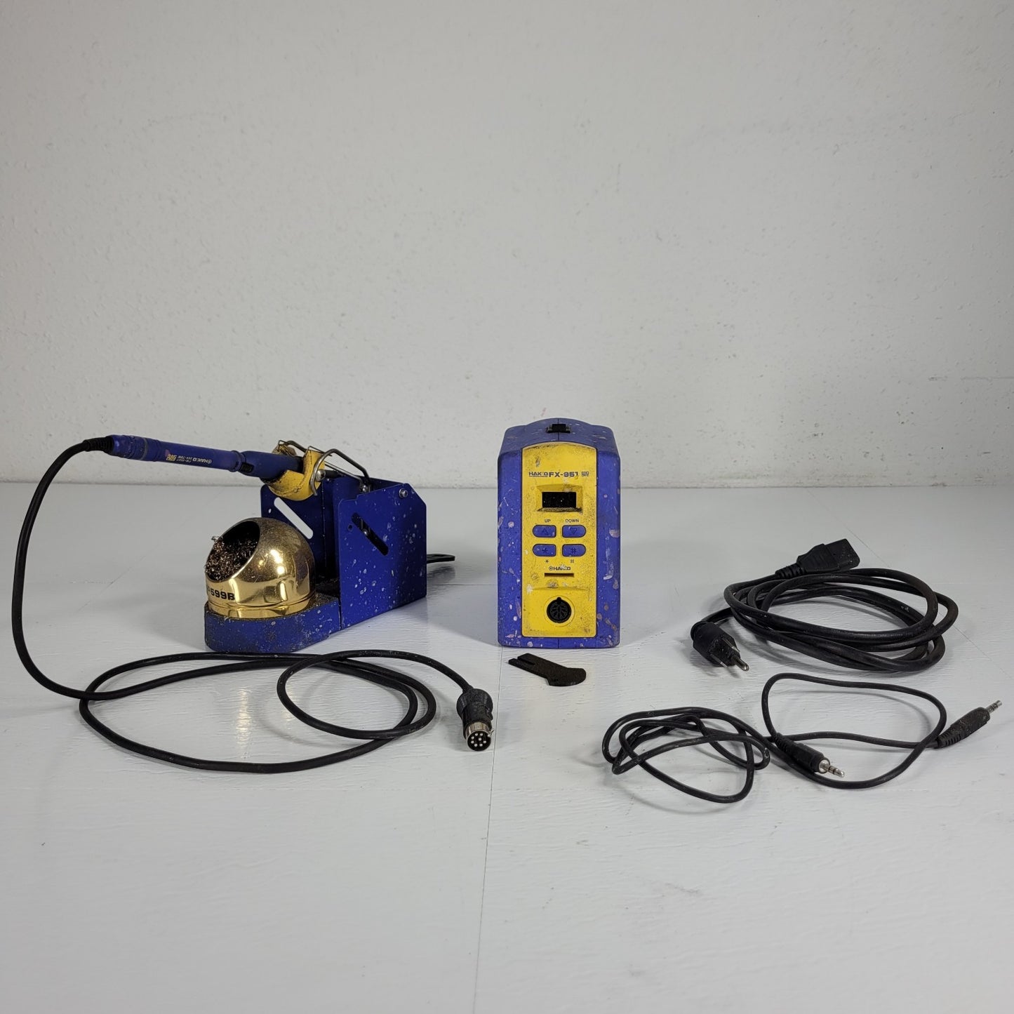Hakko FX-951 Soldering Station FM-2027 Iron 599B Tip Cleaner Cables Tested