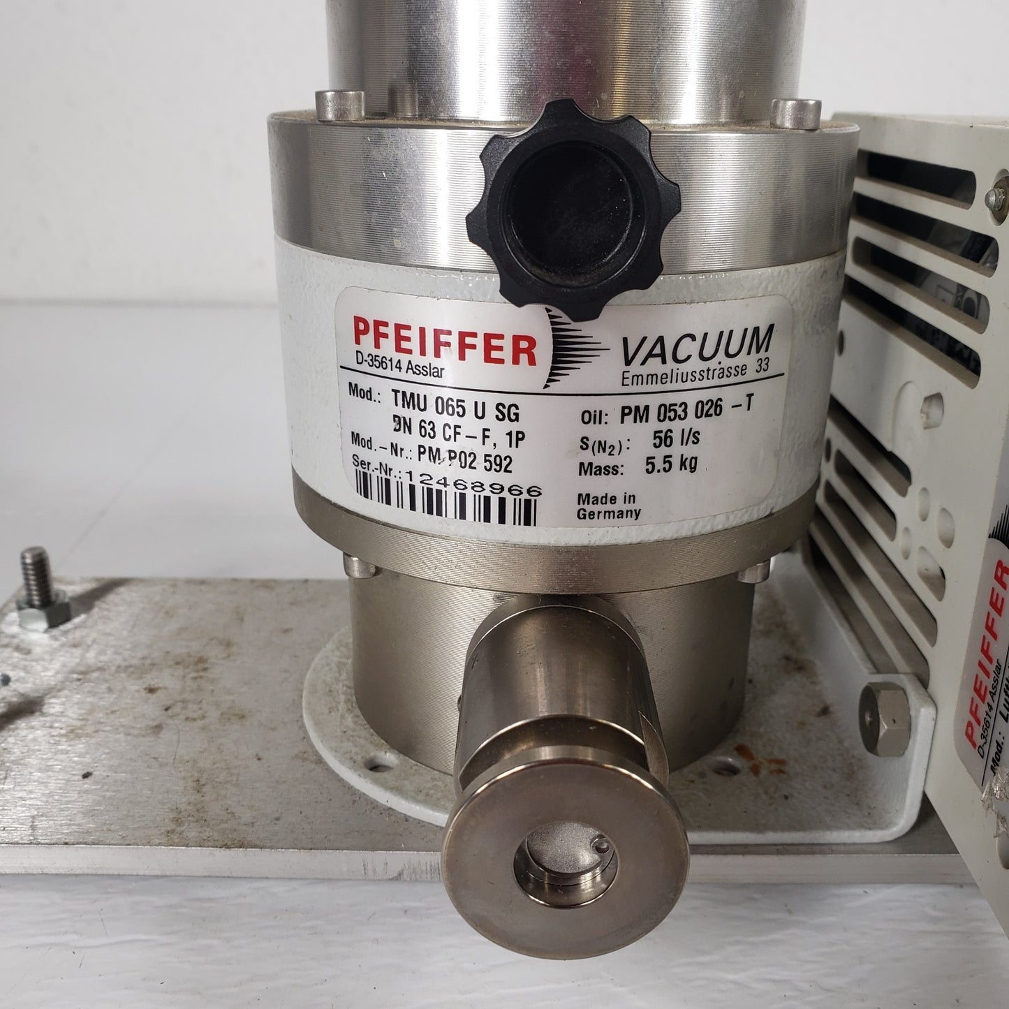 TESTED to E-6 Pfeiffer TMU-065 Turbomolecular Pump Ultra High Vacuum w/ TCP-015