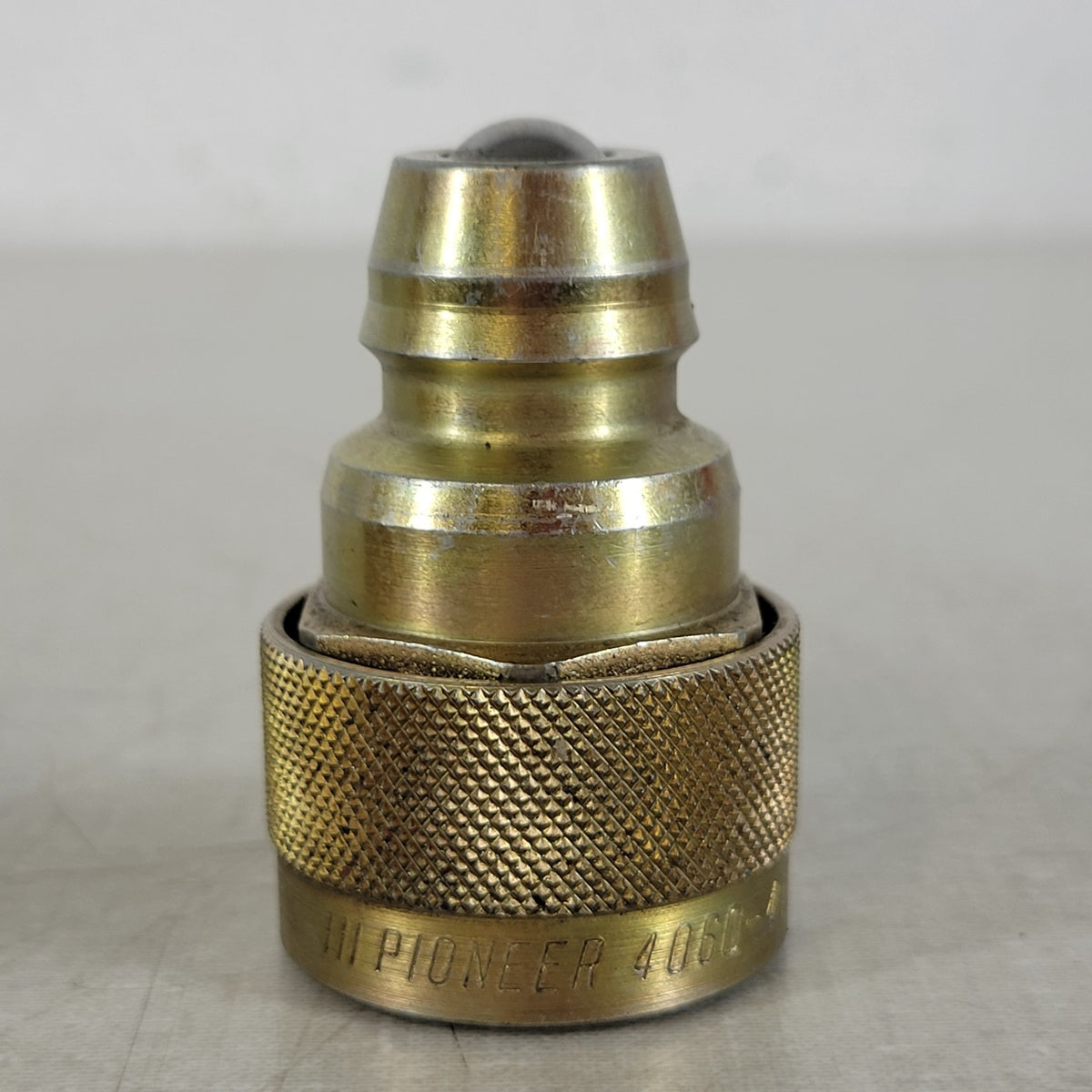 Parker Pioneer 4060-4 1/2" Hydraulic Adapter ISO Tip to Old John Deere Coupler