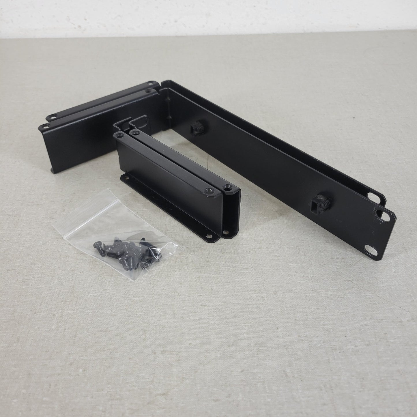 SHURE Two Single Rack Mounting Kits For Shure ULXS4 & ULXP4 Audio Recievers