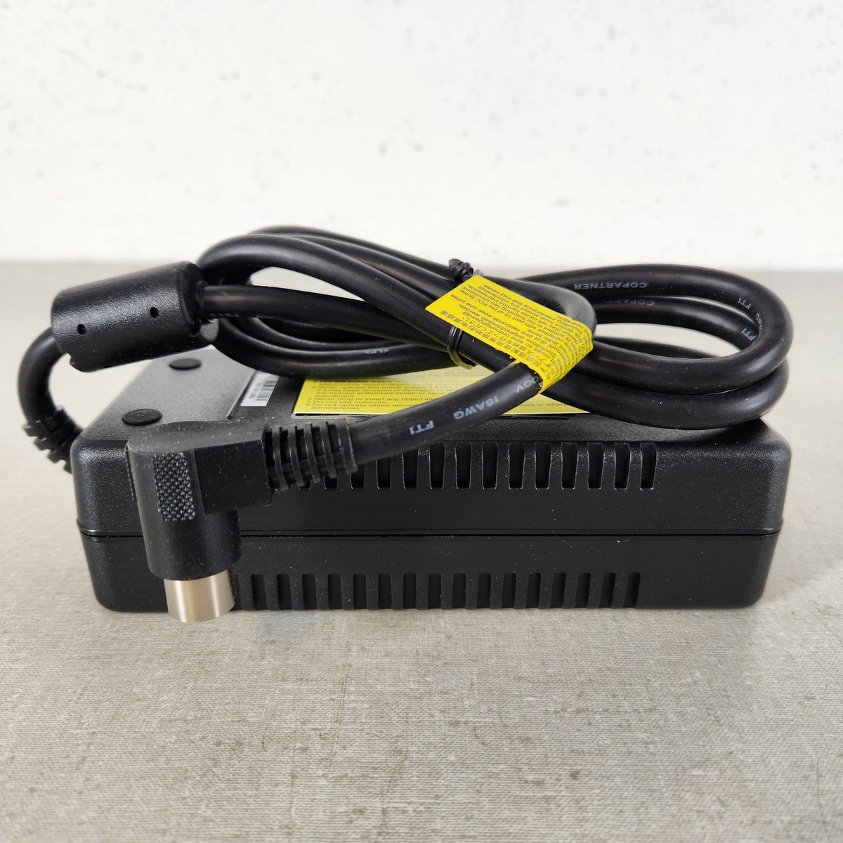 APX SP80954HRR SPU65-203 65W Switching Power Supply 5-Pin 100-240V