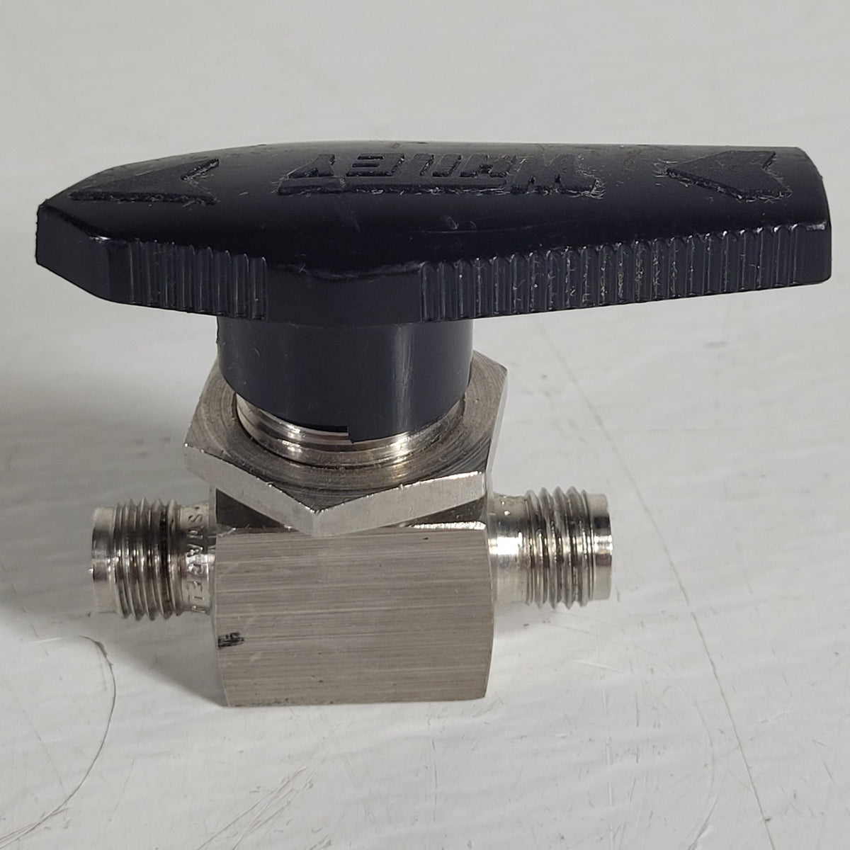 Whitey Swagelok SS-43S4 1/4" Swagelok Fittings 316 SS Ball Valve 3000 PSI