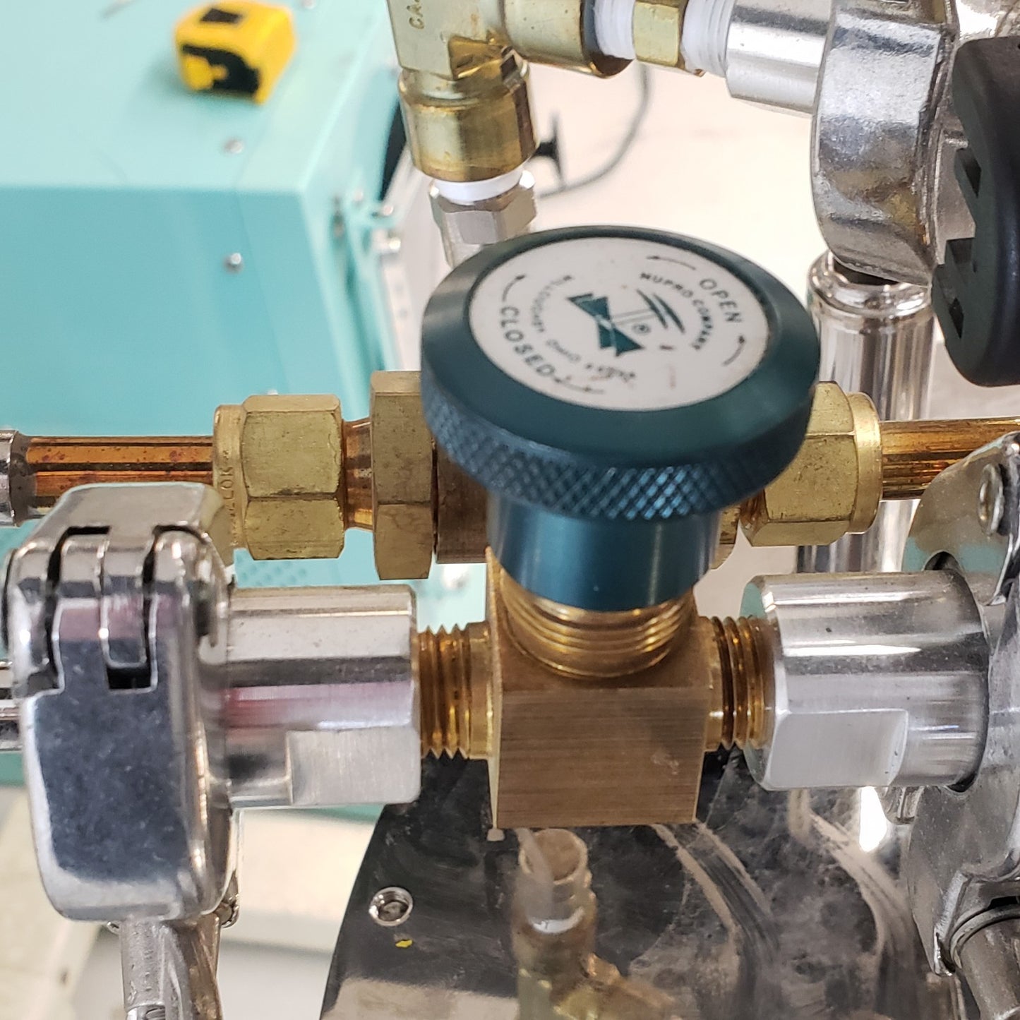 Janis Research HE-3-TLOSL Top Loading Ultra-Low Temp Helium-3 Cryostat System