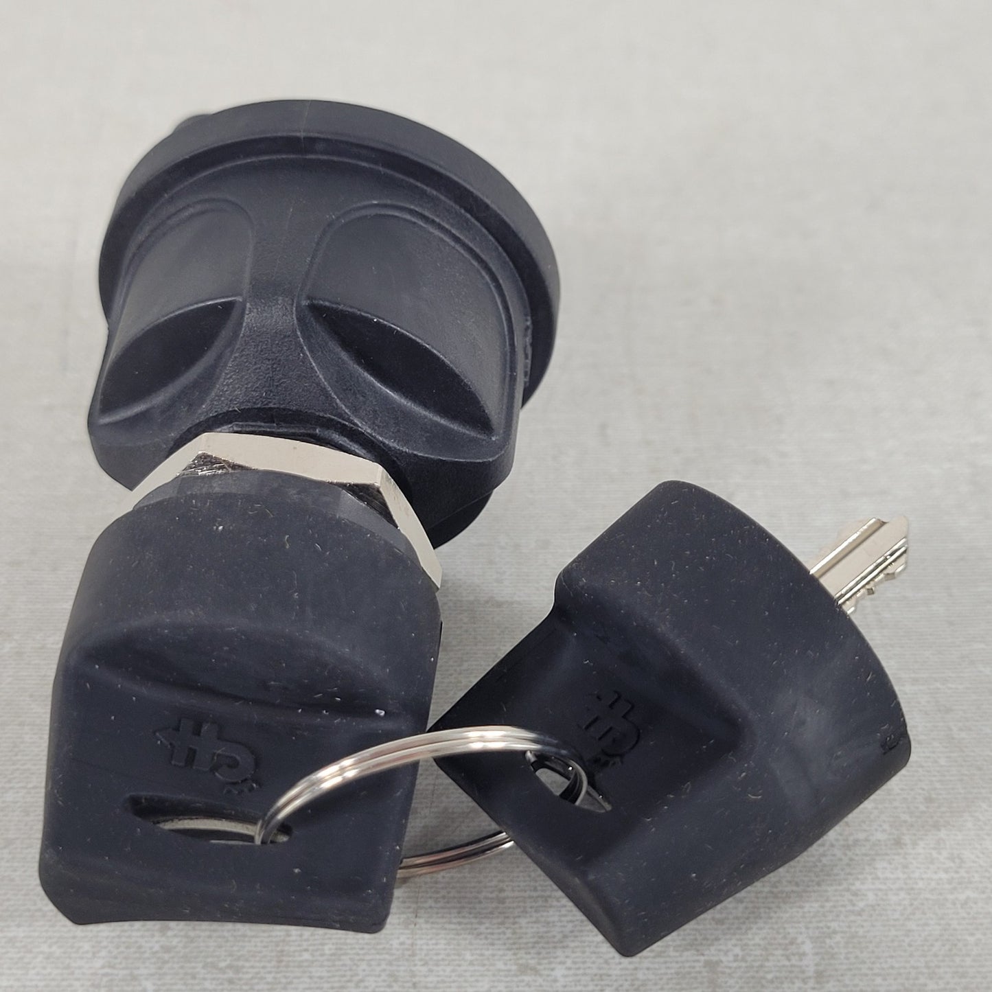 Cole Hersee 95060-03-BX 3 Position Rotary Ignition Switch Plastic with 2 Keys